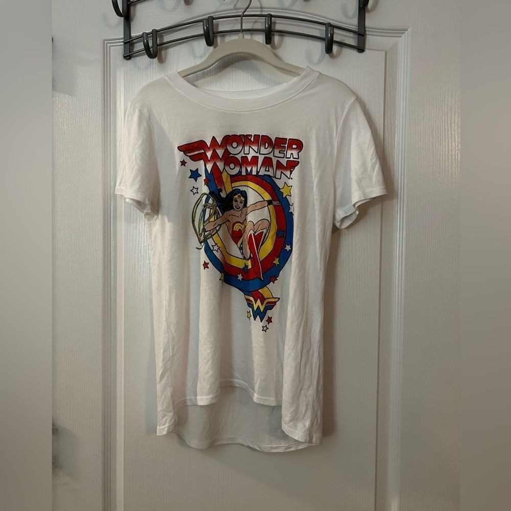 DC Comics Shirt Womens M White Wonder Woman Retro Graphic Tee Short Sleeve